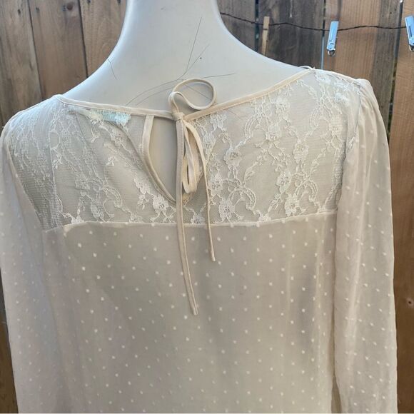 Kimchi blue bohemian lace and polka dot sheer blouse size Large - Picture 5 of 9